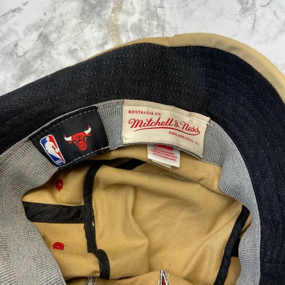 Mitchell & Ness Chicago Bulls bucket hat small - Picture 5 of 5